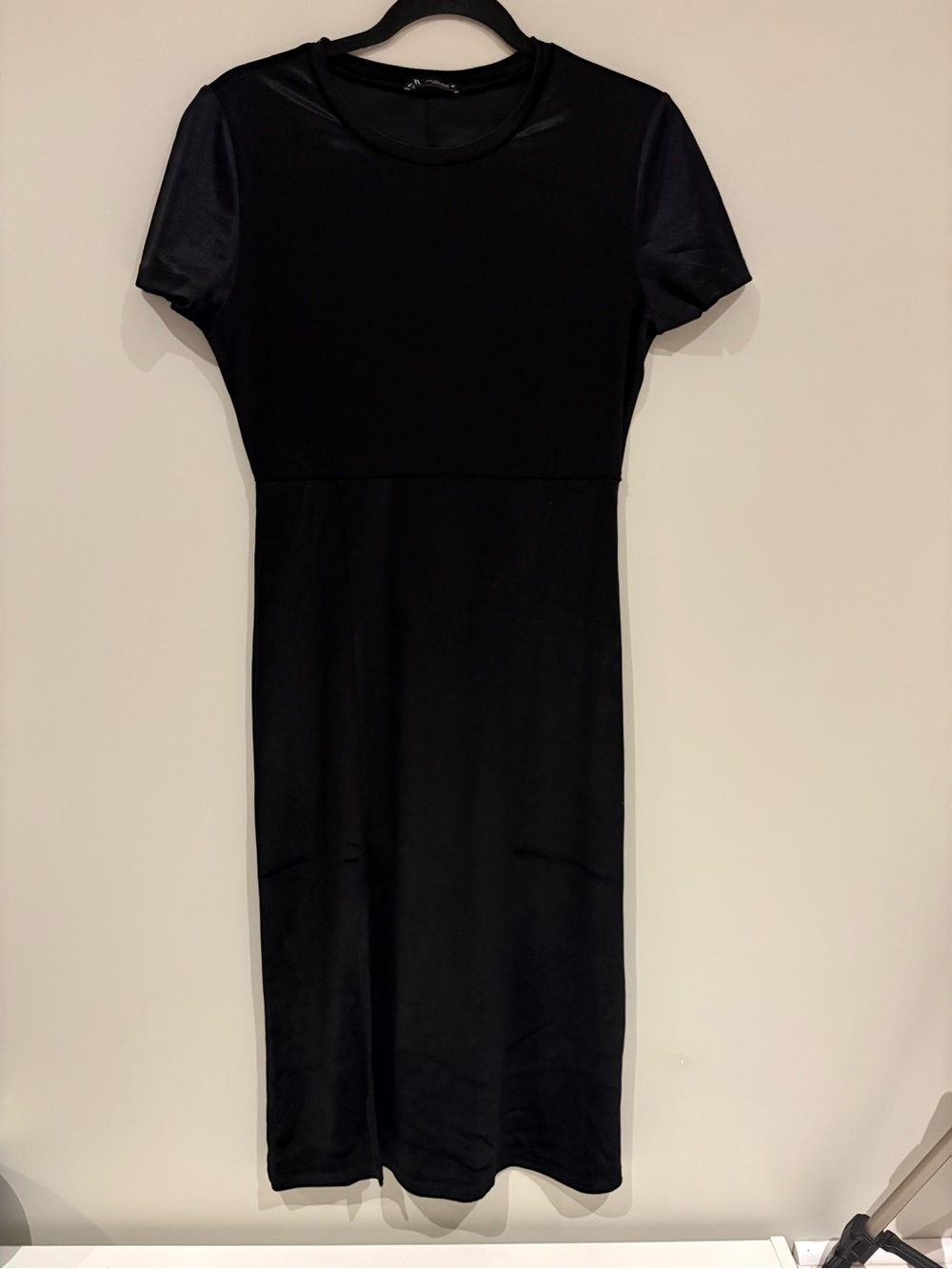 Zara Black Short-Sleeve Midi Dress